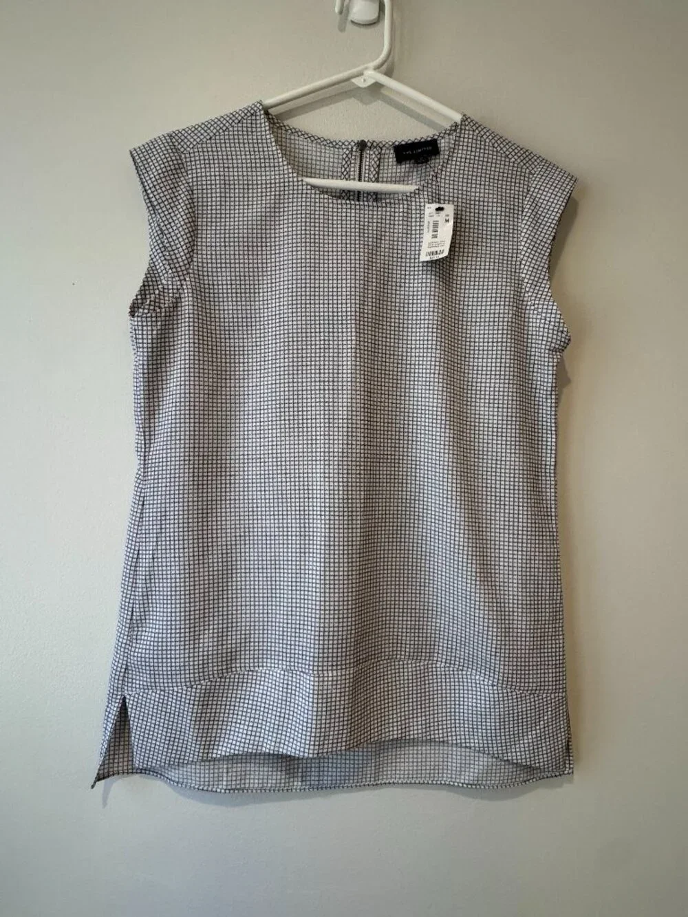 The Limited Sleeveless Checkered Blouse – Size M 🔥